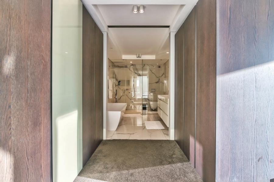 5 Bedroom Property for Sale in Bantry Bay Western Cape